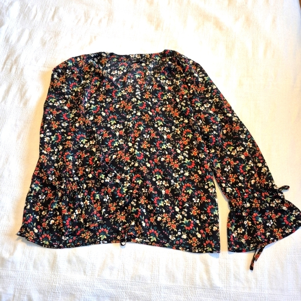J Crew Merchantile size 10 floral bell 3/4 sleeve floral blouse style K1167 EUC